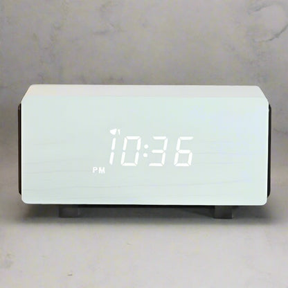 Reloj digital de carga rápida inalámbrico con altavoz Bluetooth de 15 W